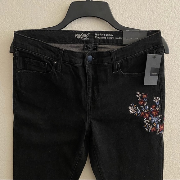 NWT Mossimo sz:6 Black Embroidered Mid-Rise Skinny - Picture 2 of 9